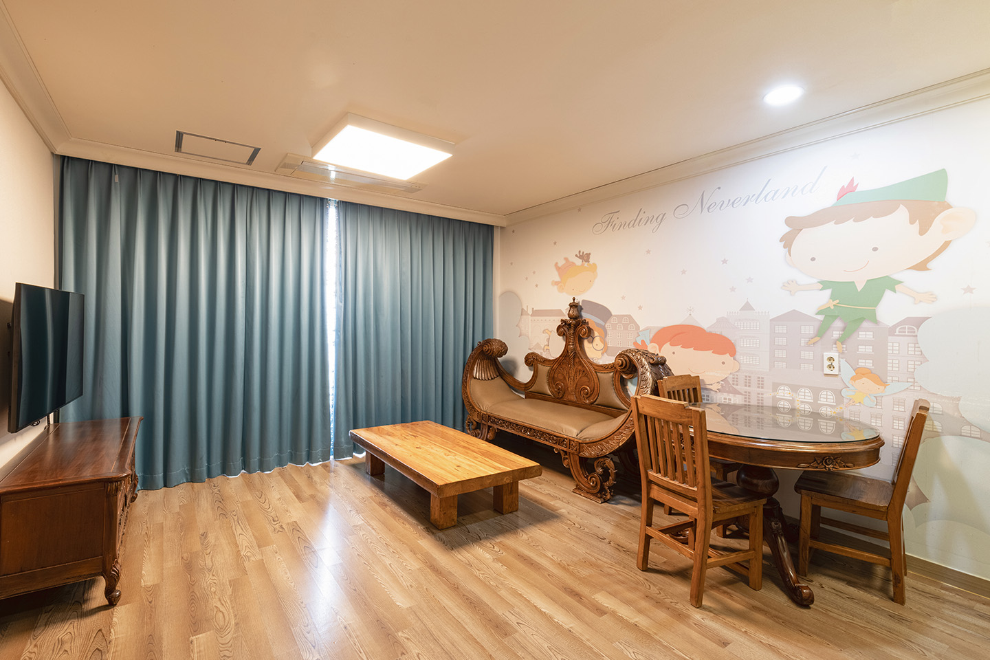 소노벨_천안_스위트_B_테마_스탠다드_02_피터팬_1440_960.jpg