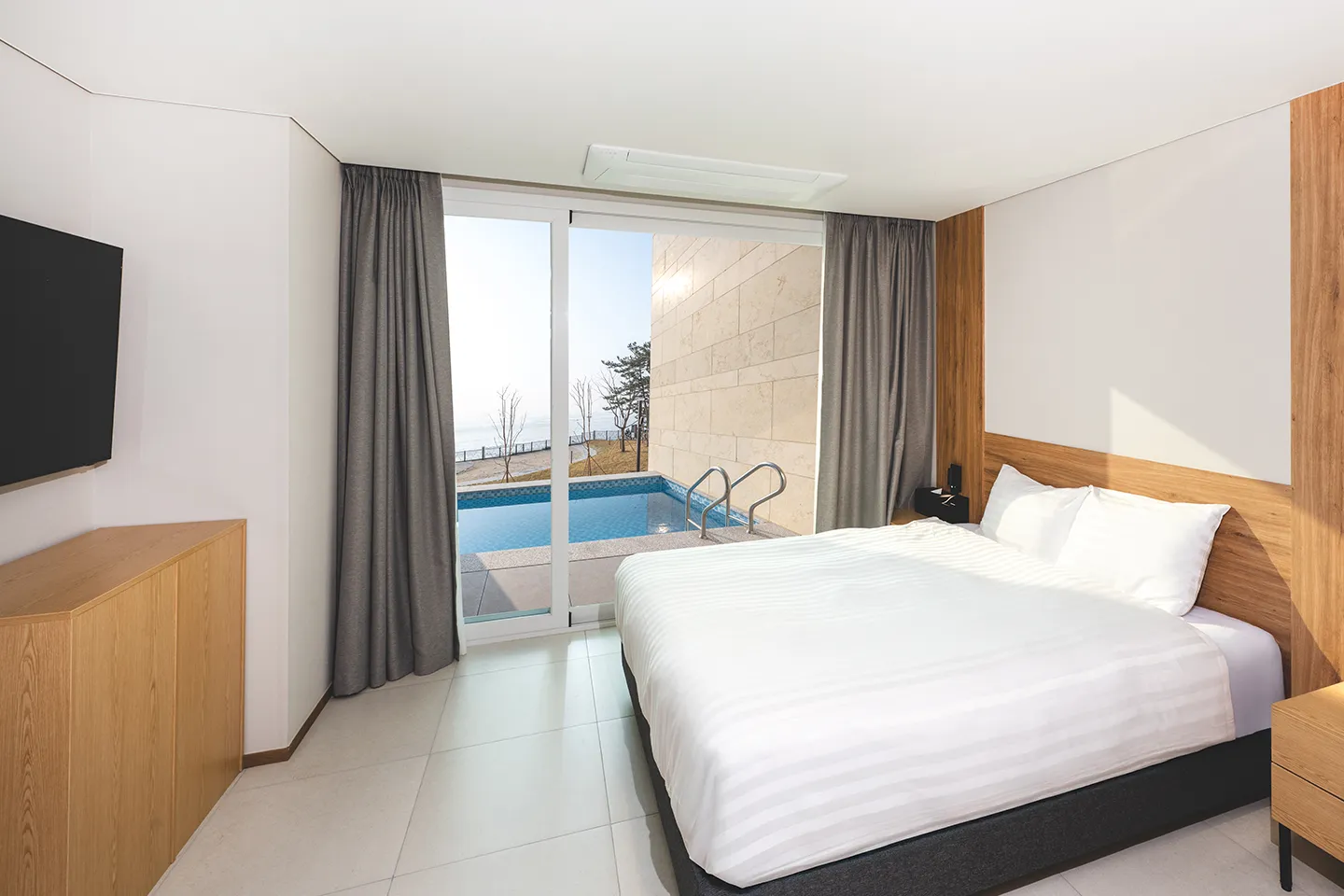 파나크영덕_풀빌라_Pet Friendly_펫프렌들리_파셜오션뷰_침실_1440960.webp