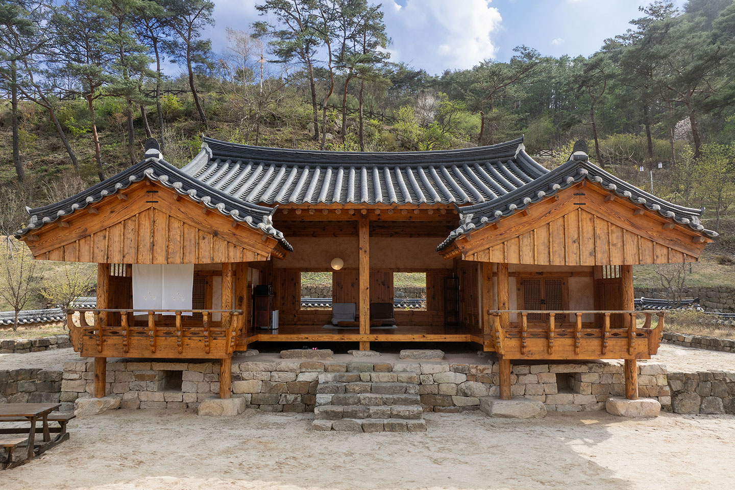 한바이소노_훈장댁_01_전경_1440_960.jpg