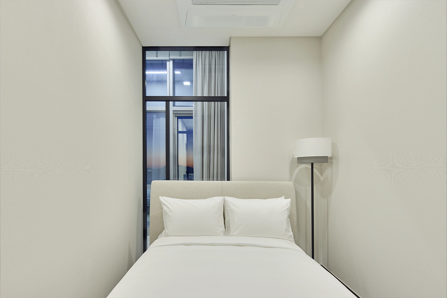 팔라티움_프레스티지스위트시티2더블_침대2.webp