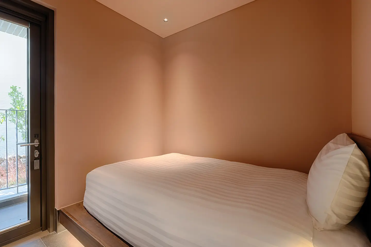 소노캄 제주 빌라 디럭스A 침실1 1440960.webp