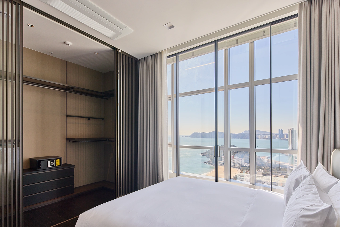 팔라티움_프레스티지스위트오션2더블_침대.webp