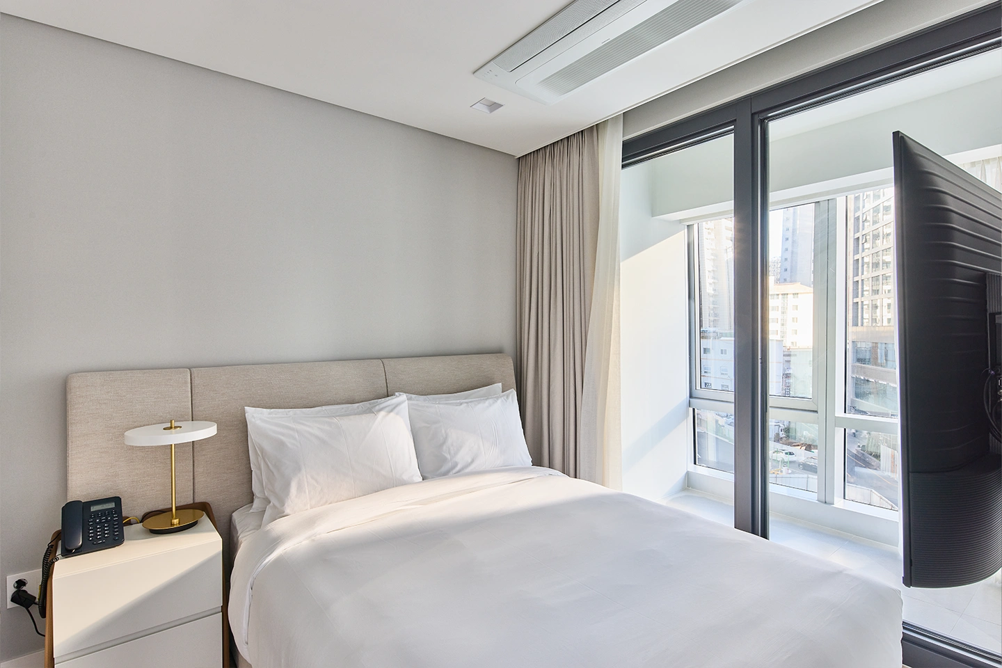 팔라티움_슈페리어 뷰프리 더블_침대.webp