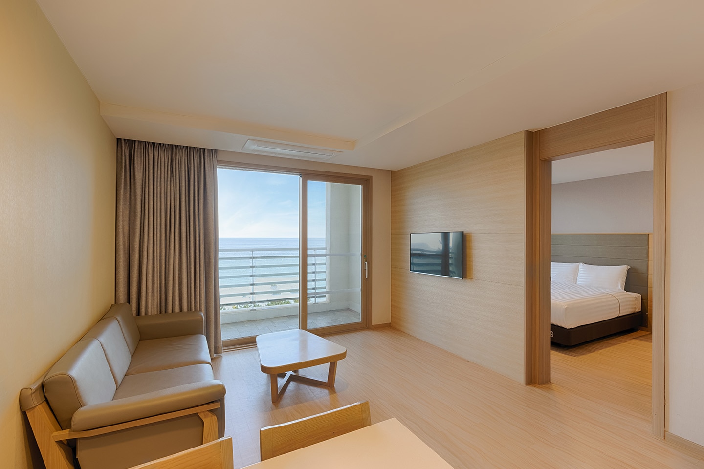 쏠비치_삼척_스위트_비치오션뷰_01_1440_960.jpg