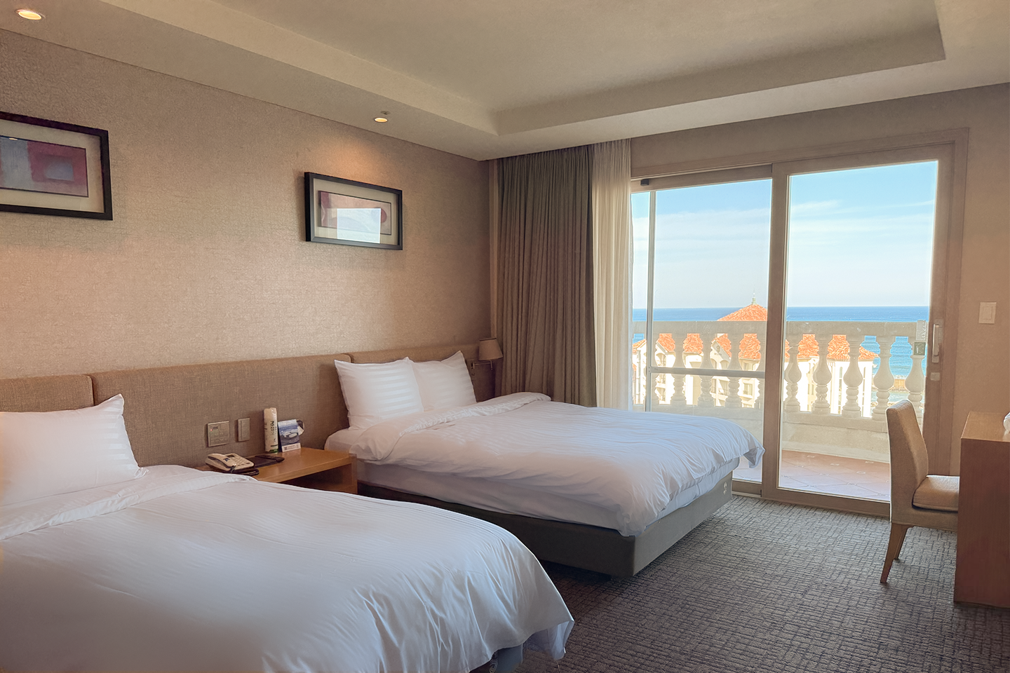 쏠양_슈페리어 오션뷰(트윈카펫)_1440-960.png