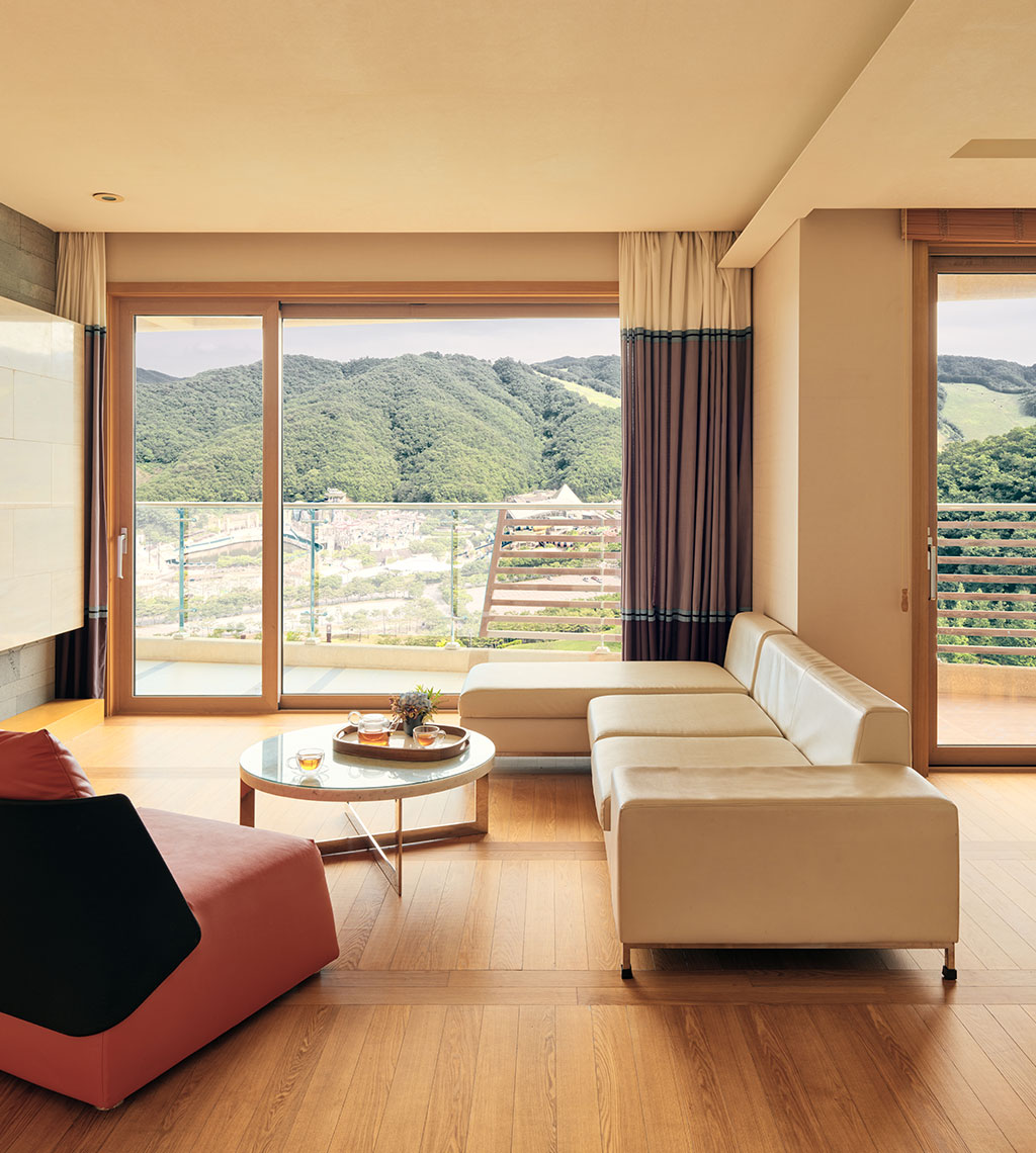소노펠리체_비발디파크_실버_스위트_파크뷰_세로_1024_1140.jpg